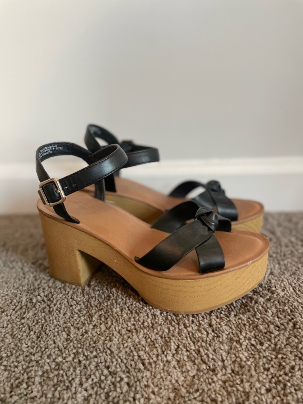 Universal Thread Black Wood-Look Sole Platforms